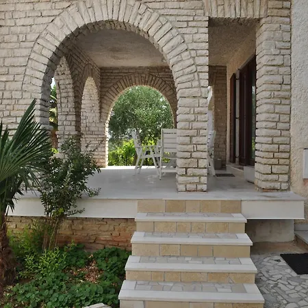 Apartment By The Sea *