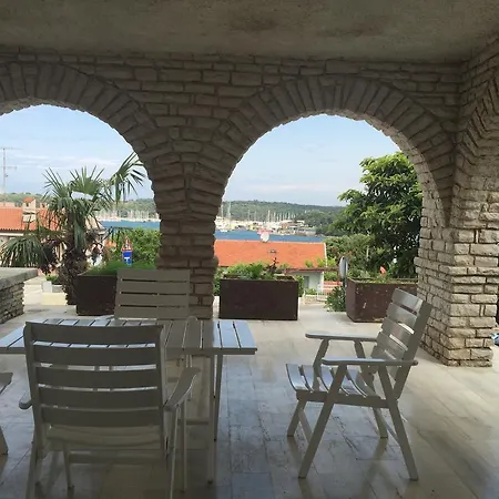 By The Sea Apartment *