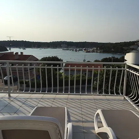Apartment By The Sea *