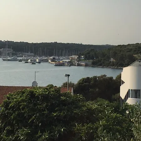 By The Sea Apartment Pula