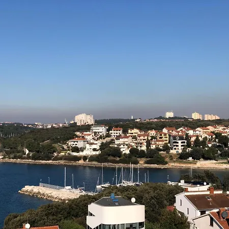 Apartment By The Sea Pula
