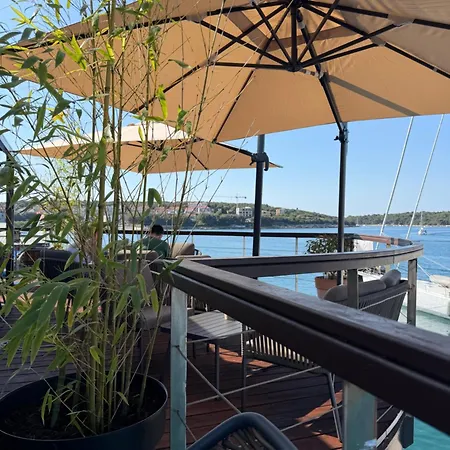 By The Sea Apartman