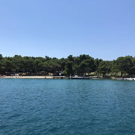 By The Sea Apartman