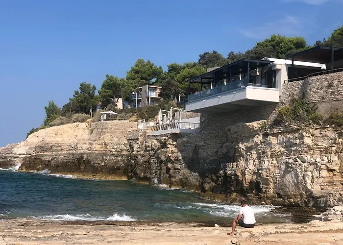 Apartment By The Sea