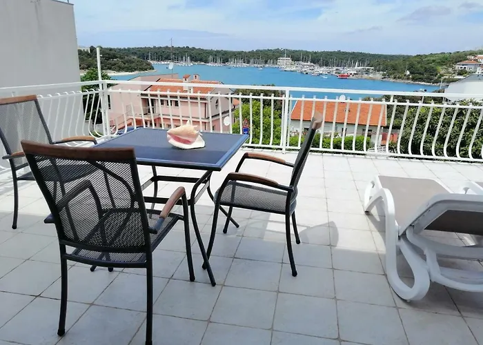 By The Sea Apartment *